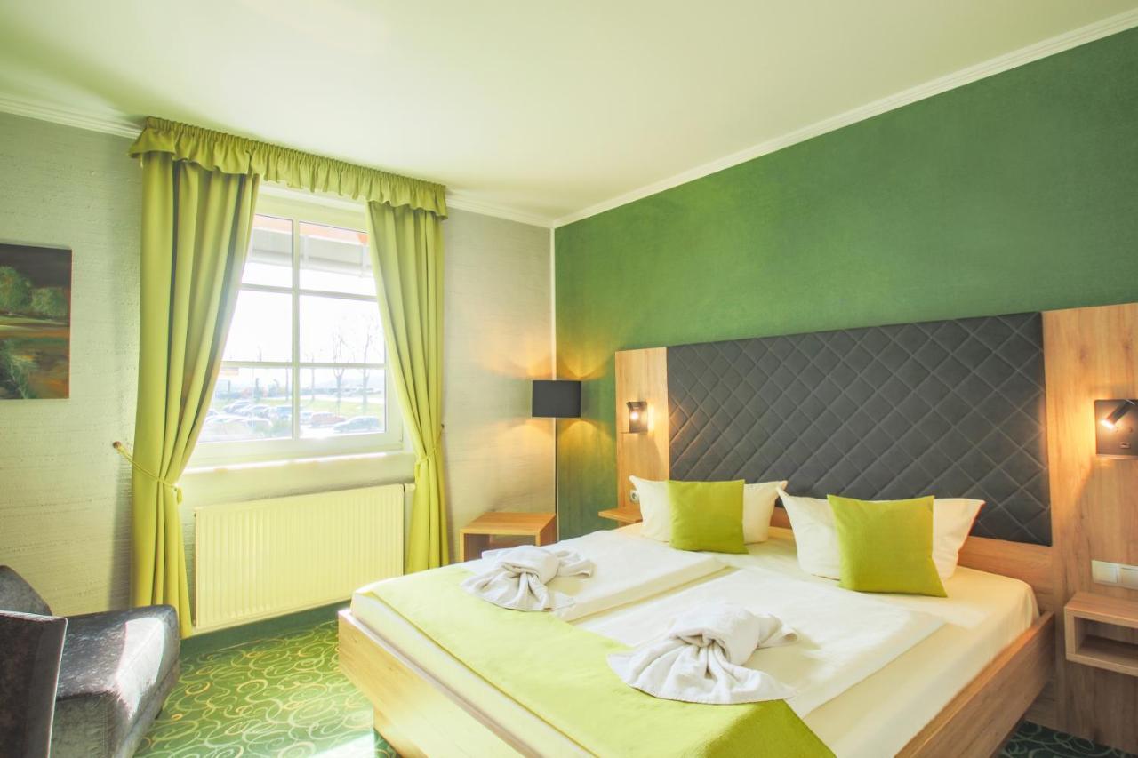 Panorama Berghotel Wettiner Hoehe ไซฟ์เฟิน ภายนอก รูปภาพ