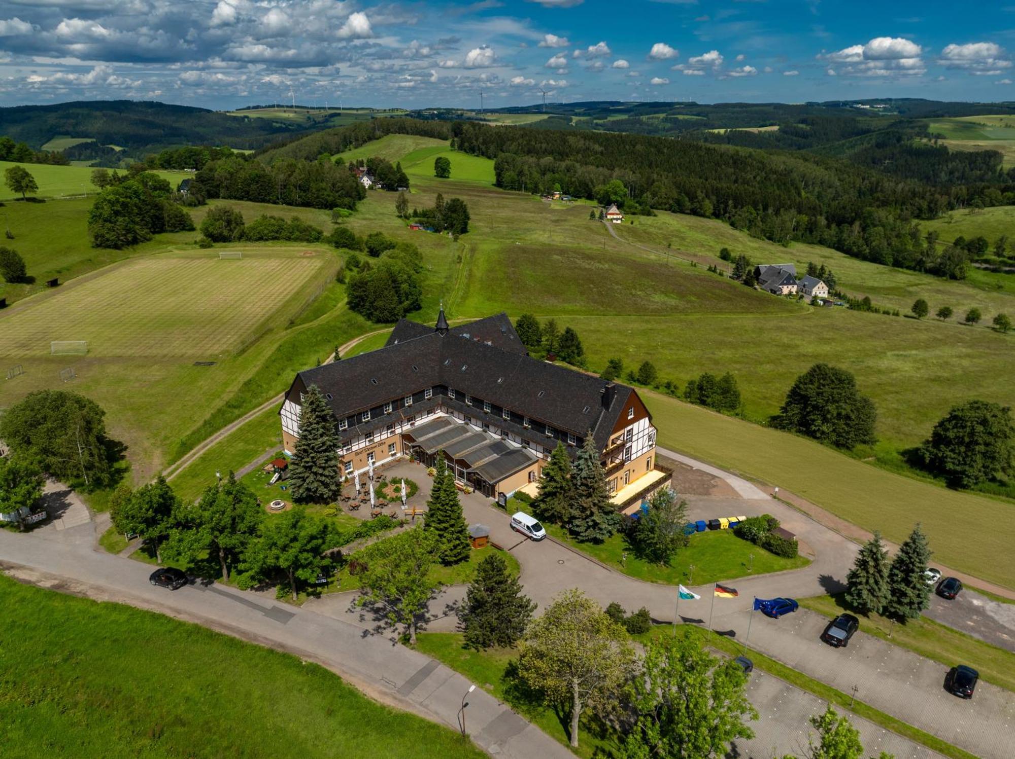 Panorama Berghotel Wettiner Hoehe ไซฟ์เฟิน ภายนอก รูปภาพ