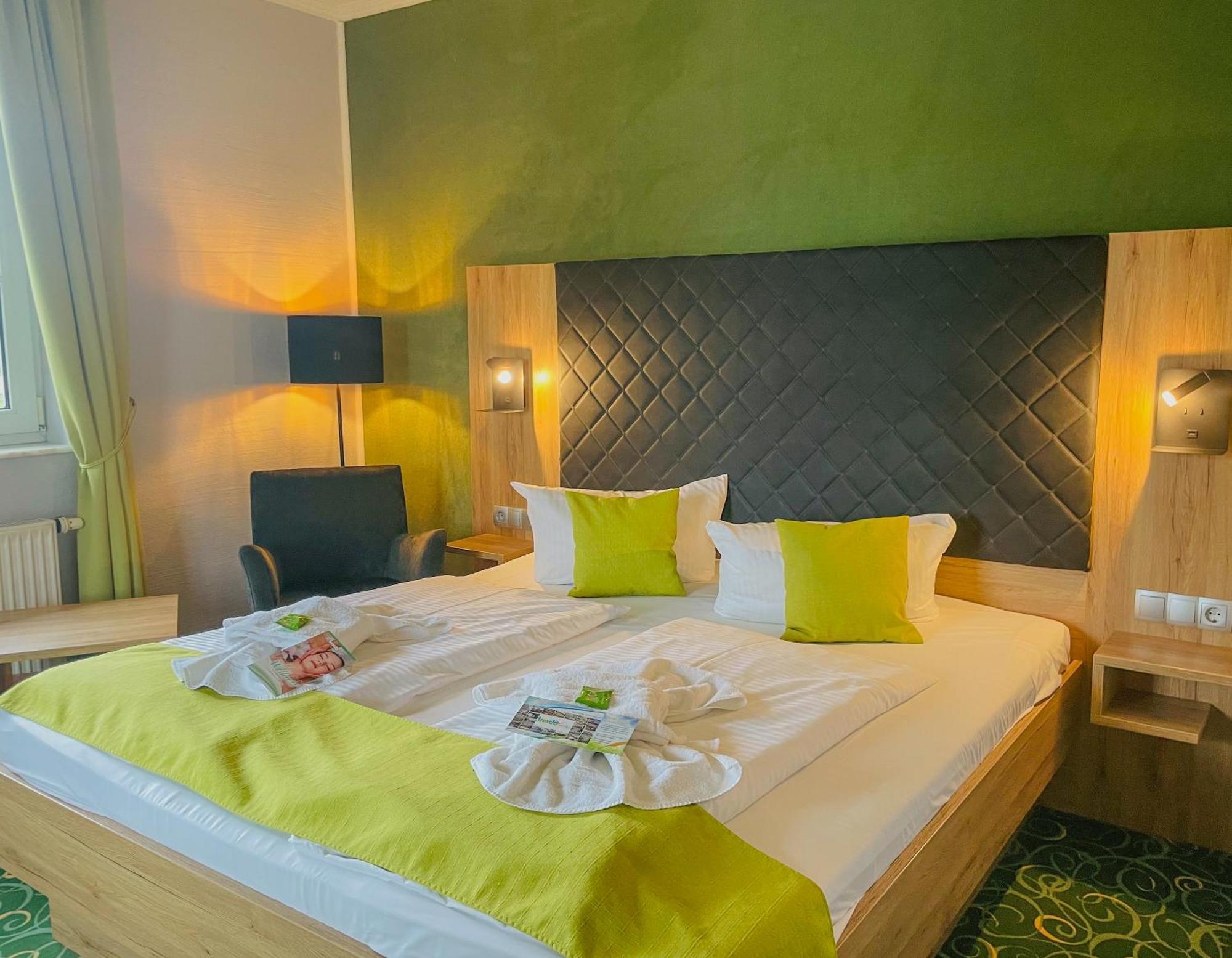 Panorama Berghotel Wettiner Hoehe ไซฟ์เฟิน ภายนอก รูปภาพ