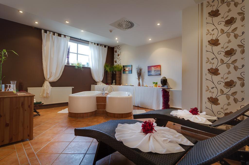 Panorama Berghotel Wettiner Hoehe ไซฟ์เฟิน ภายนอก รูปภาพ